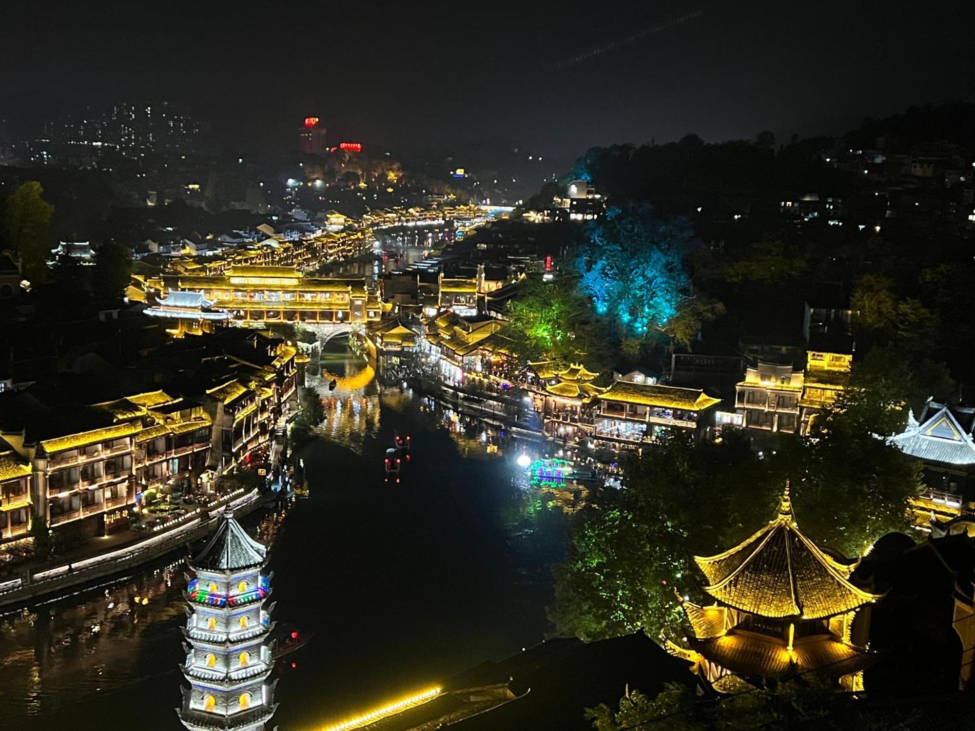 Phoenix Best River View B&B Fenghuang Exterior foto